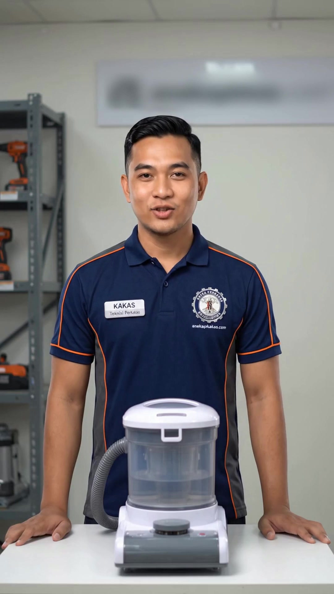 Kenapa Tukang Cuci Sofa Pakai Vakum yang Bisa Menyemprot?
